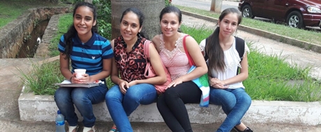 Sin contratiempos, postulantes presentan documentos para becas ...