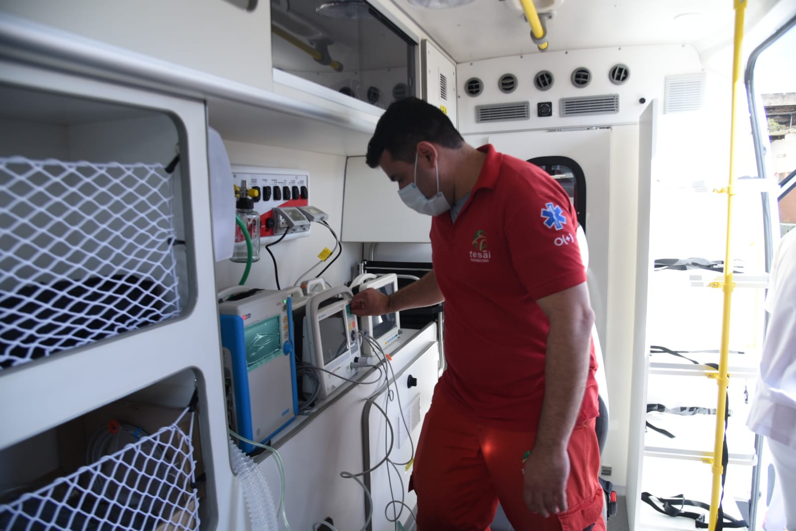 Fundación Tesãi adquirió moderna ambulancia con UTI | ITAIPU BINACIONAL Fundación Tesãi adquirió moderna ambulancia con UTI | ITAIPU BINACIONAL