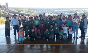 Estudiantes de comunidad indígena visitaron ITAIPU para conocer funcionamiento de la usina