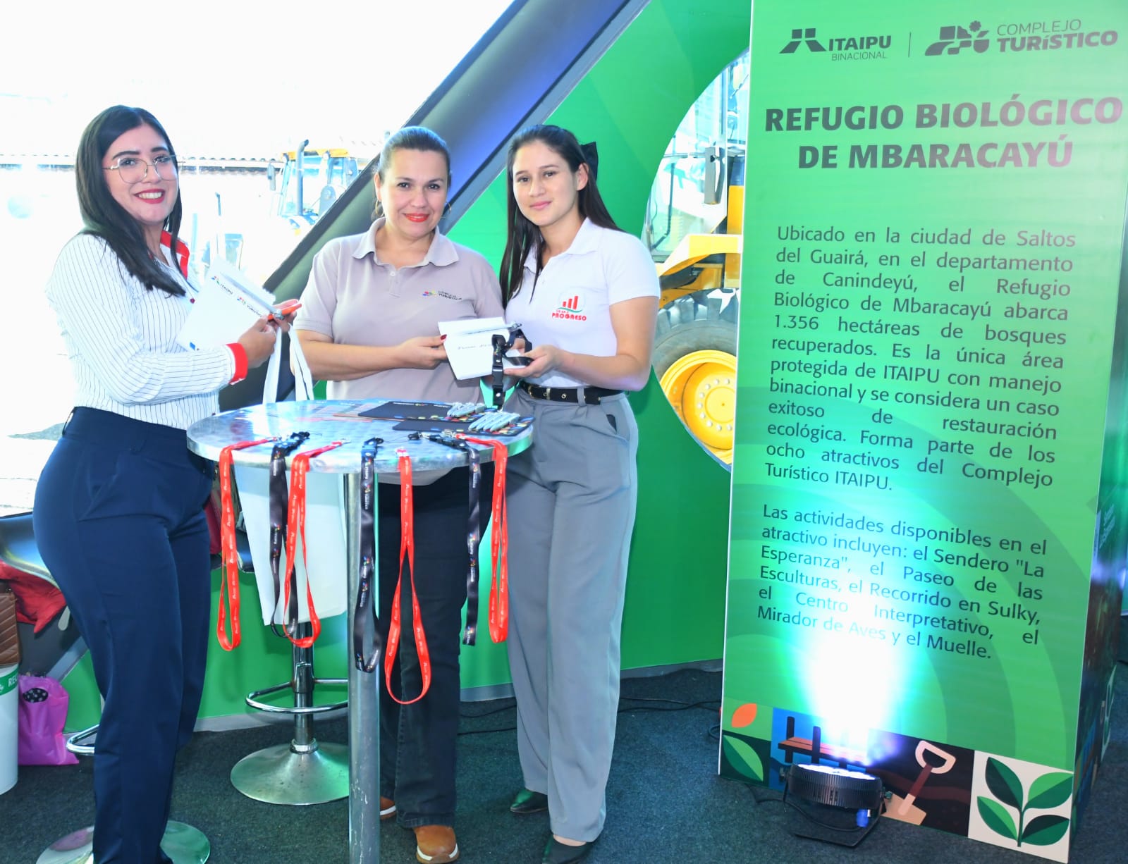 ITAIPU presenta sus múltiples acciones ambientales y turísticas en la Expo Santa Rita 2025