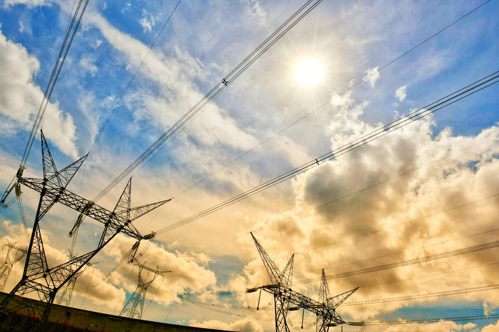 ITAIPU suministró al país 8.181 GWh de energía eléctrica en el periodo de enero a abril de 2025