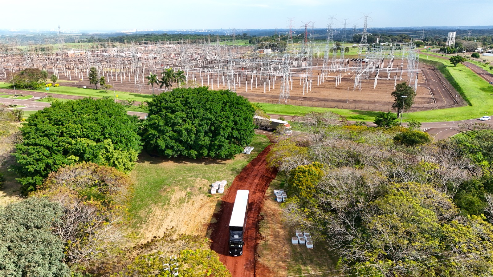 Avanzan obras civiles complementarias de la futura Planta Solar Flotante de ITAIPU