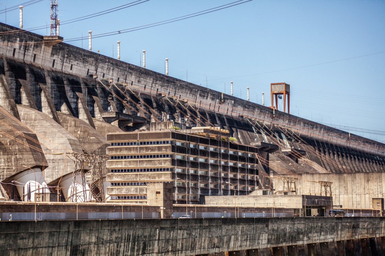 Edificio de Producción de ITAIPU cierra sus puertas para actividades administrativas por inicio de su modernización