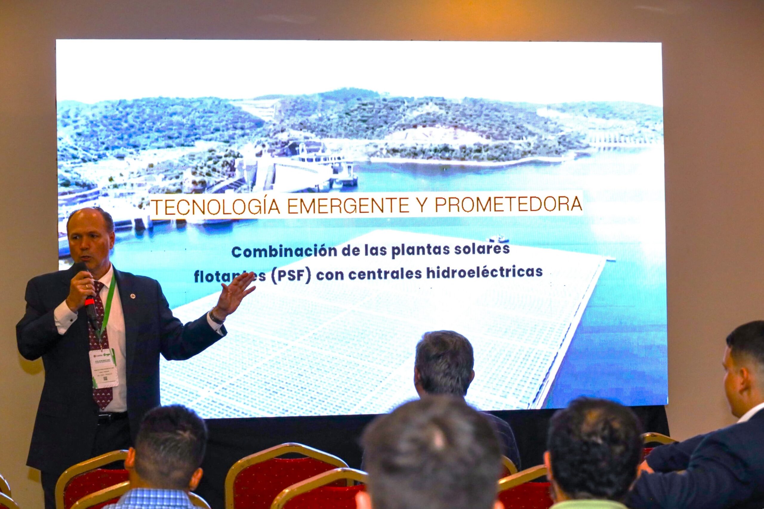 Proyecto de planta solar flotante en el embalse de ITAIPU despertó interés en participantes del XX ERIAC