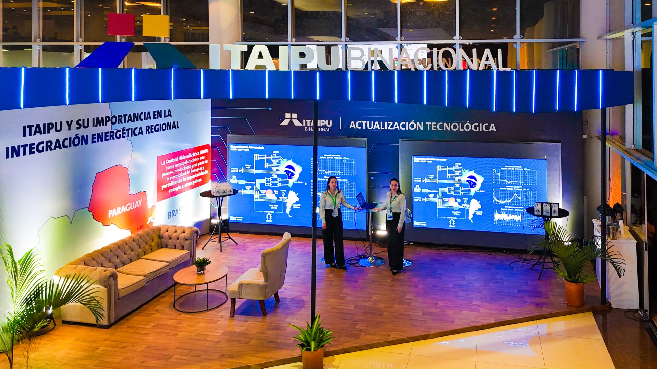 Empresas que brindan soluciones tecnológicas al sector eléctrico dan brillo a la Expo XX ERIAC