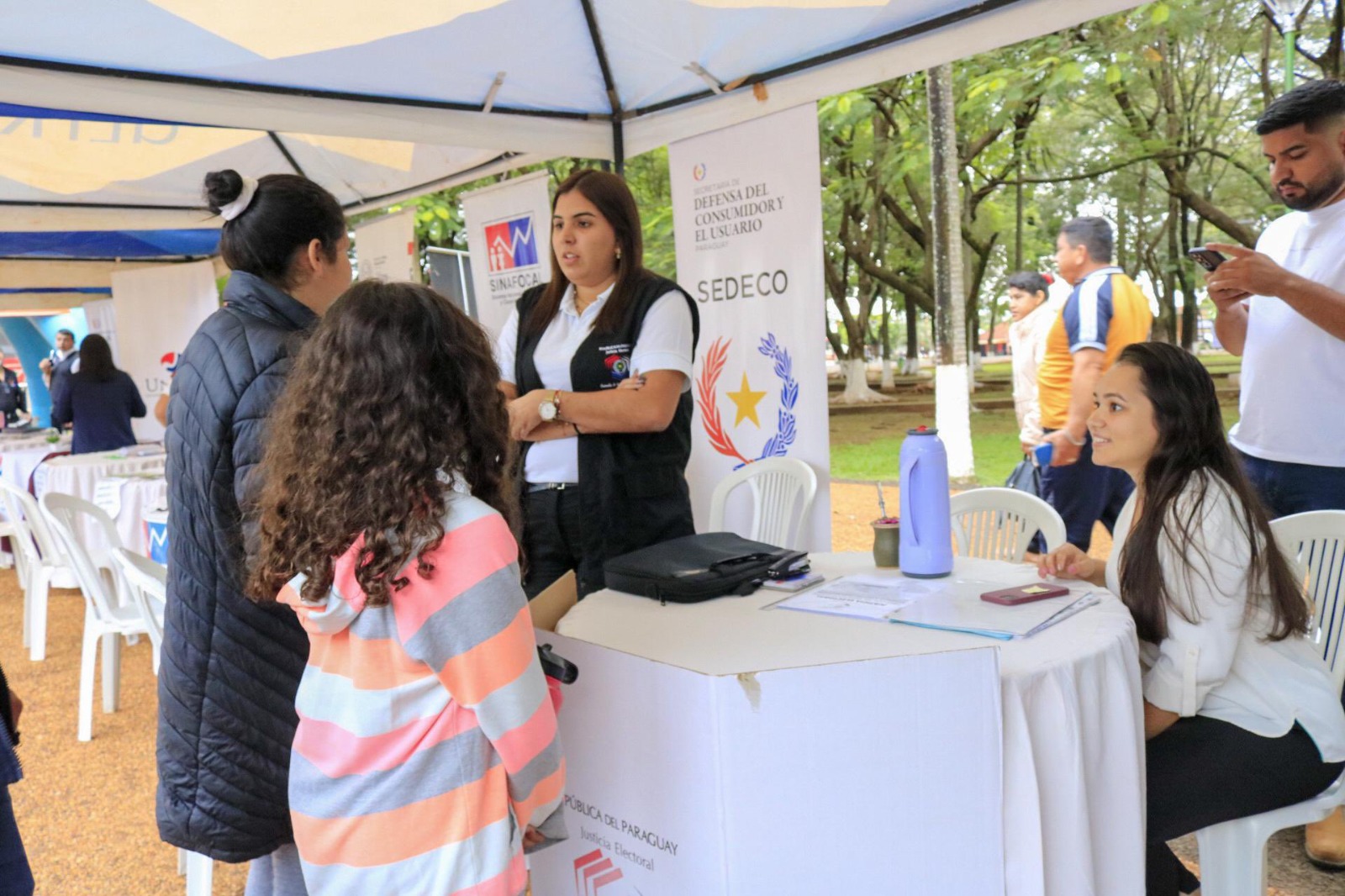 Binacional acompañó a Ciudad Mujer Móvil en Canindeyú para brindar más de 3.400 servicios