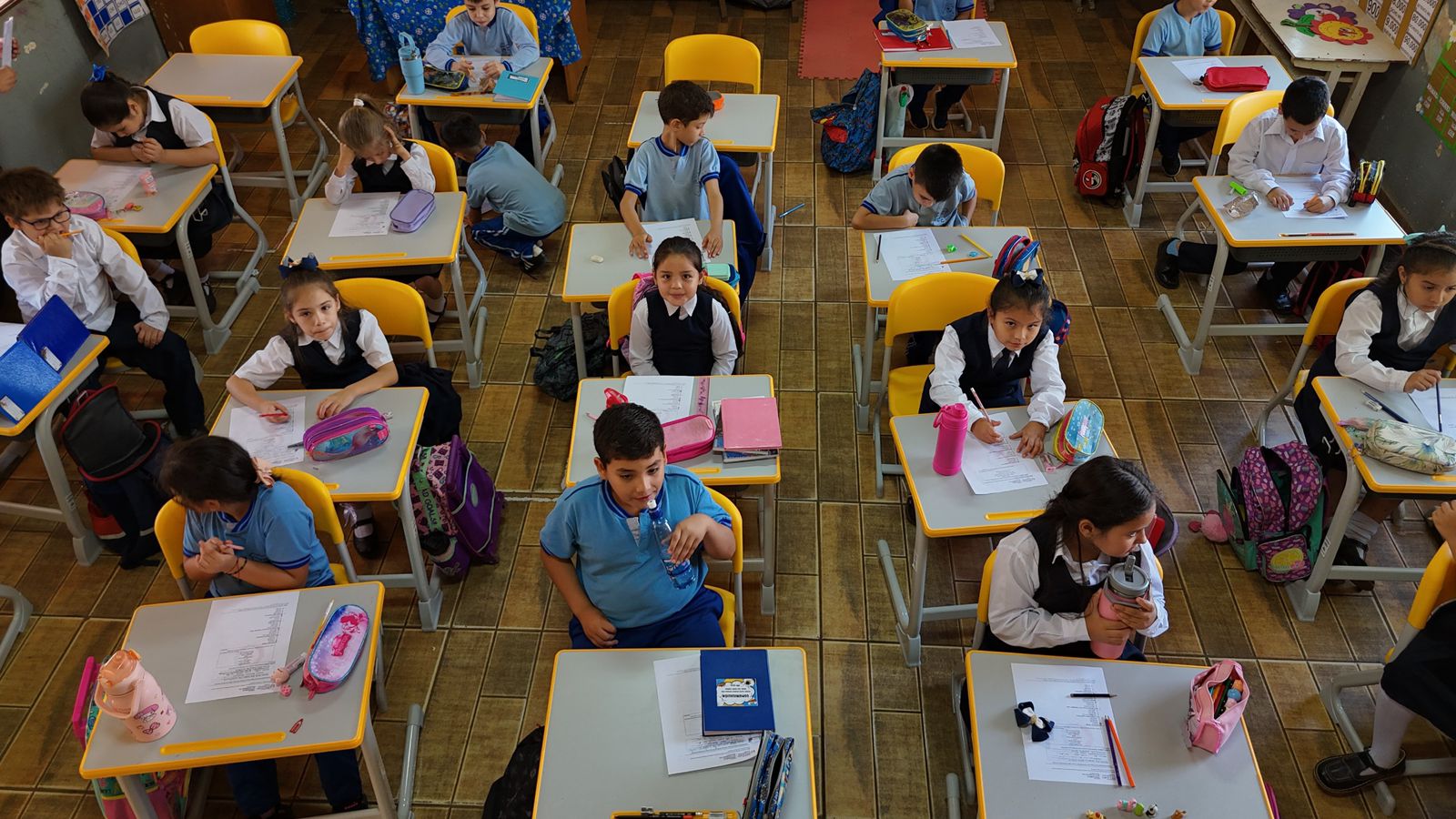El 67,4 % de mobiliarios pedagógicos entregados por ITAIPU a la fecha fueron para 19 distritos de Central