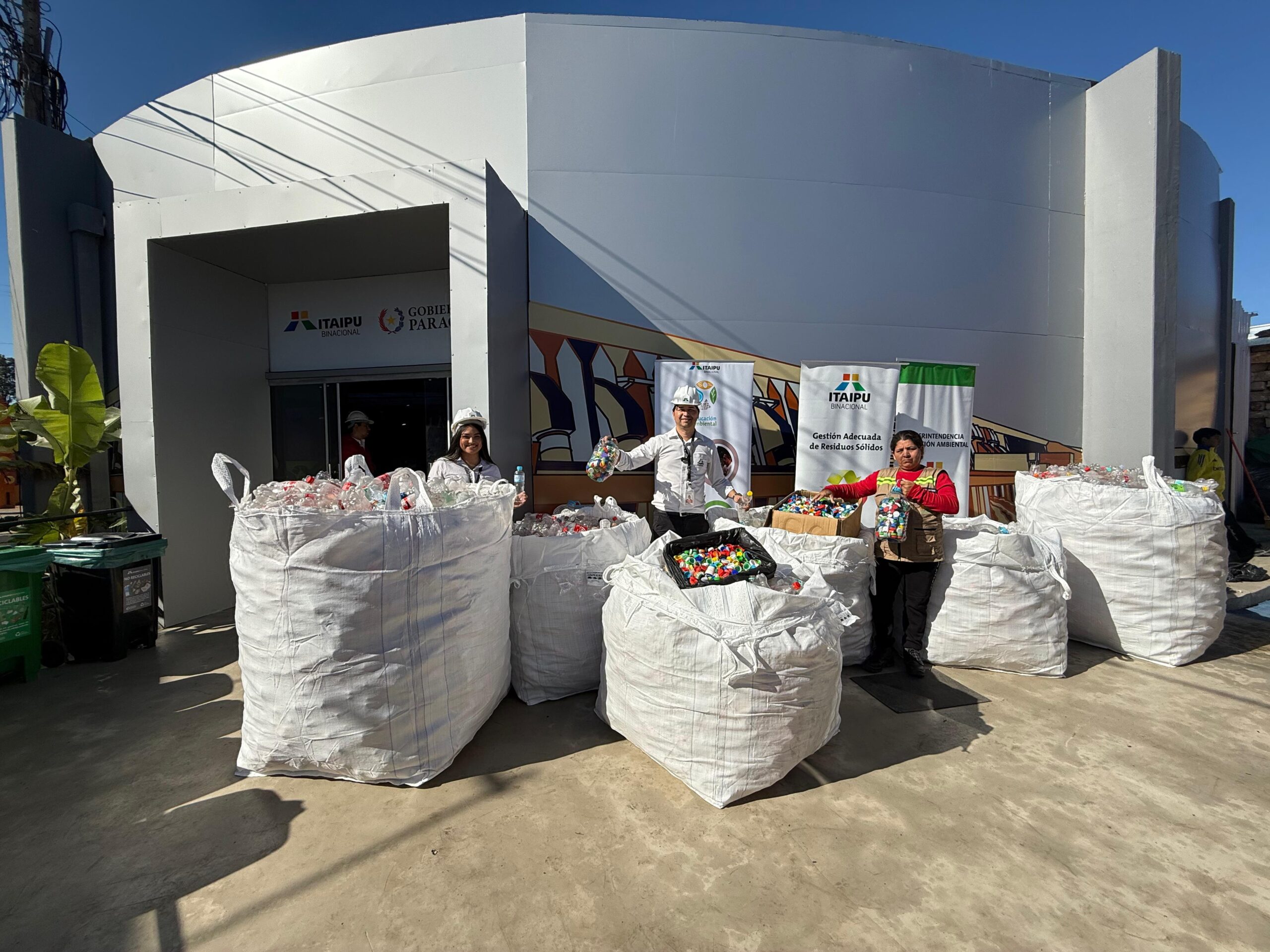 Visitantes de la Expo pueden ayudar a recicladores y ganar plantines en el stand de ITAIPU