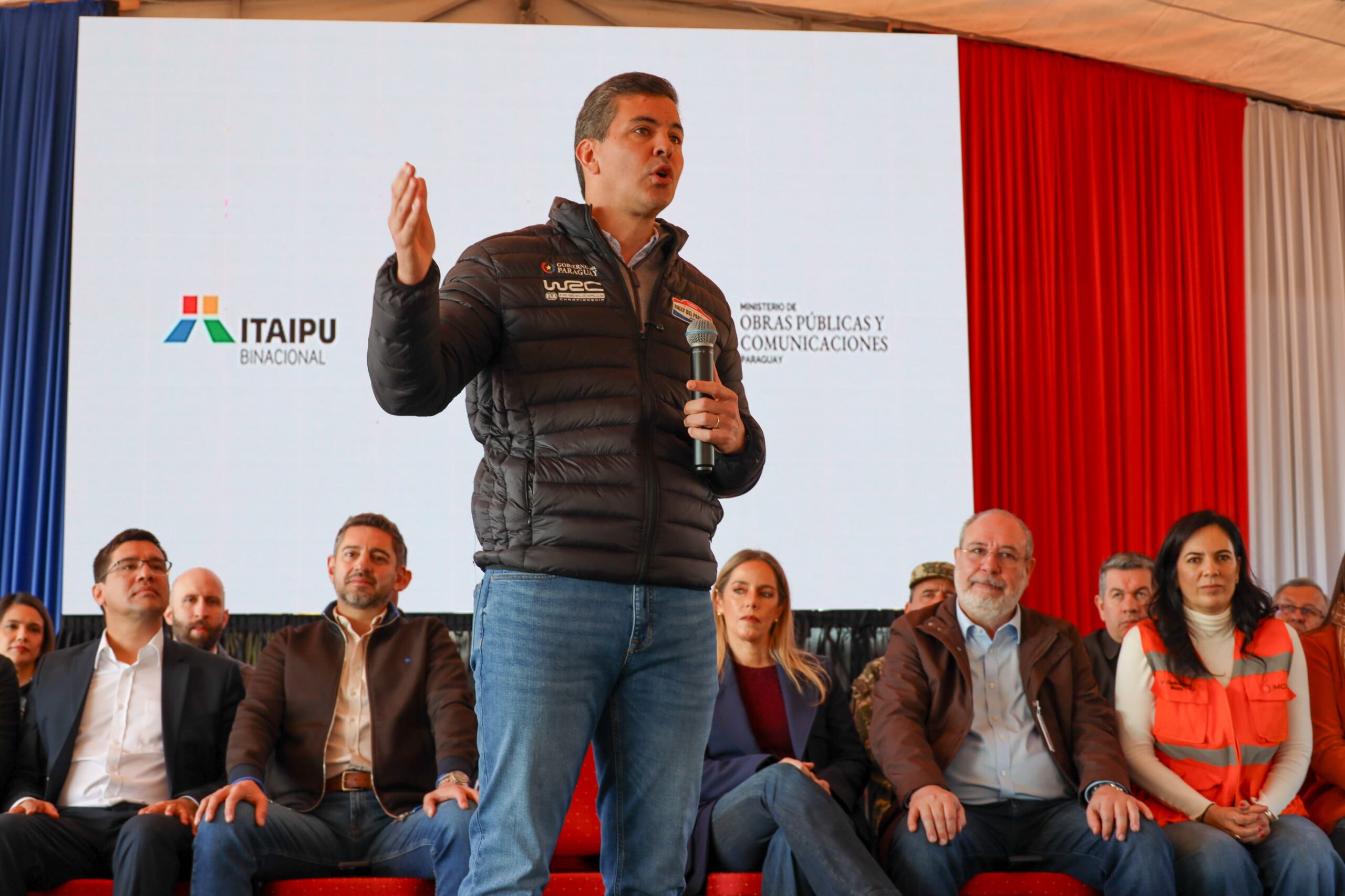 Gobierno anunció duplicación de la Ruta PY07 y entregó ambulancias y viviendas en Alto Paraná con recursos de ITAIPU