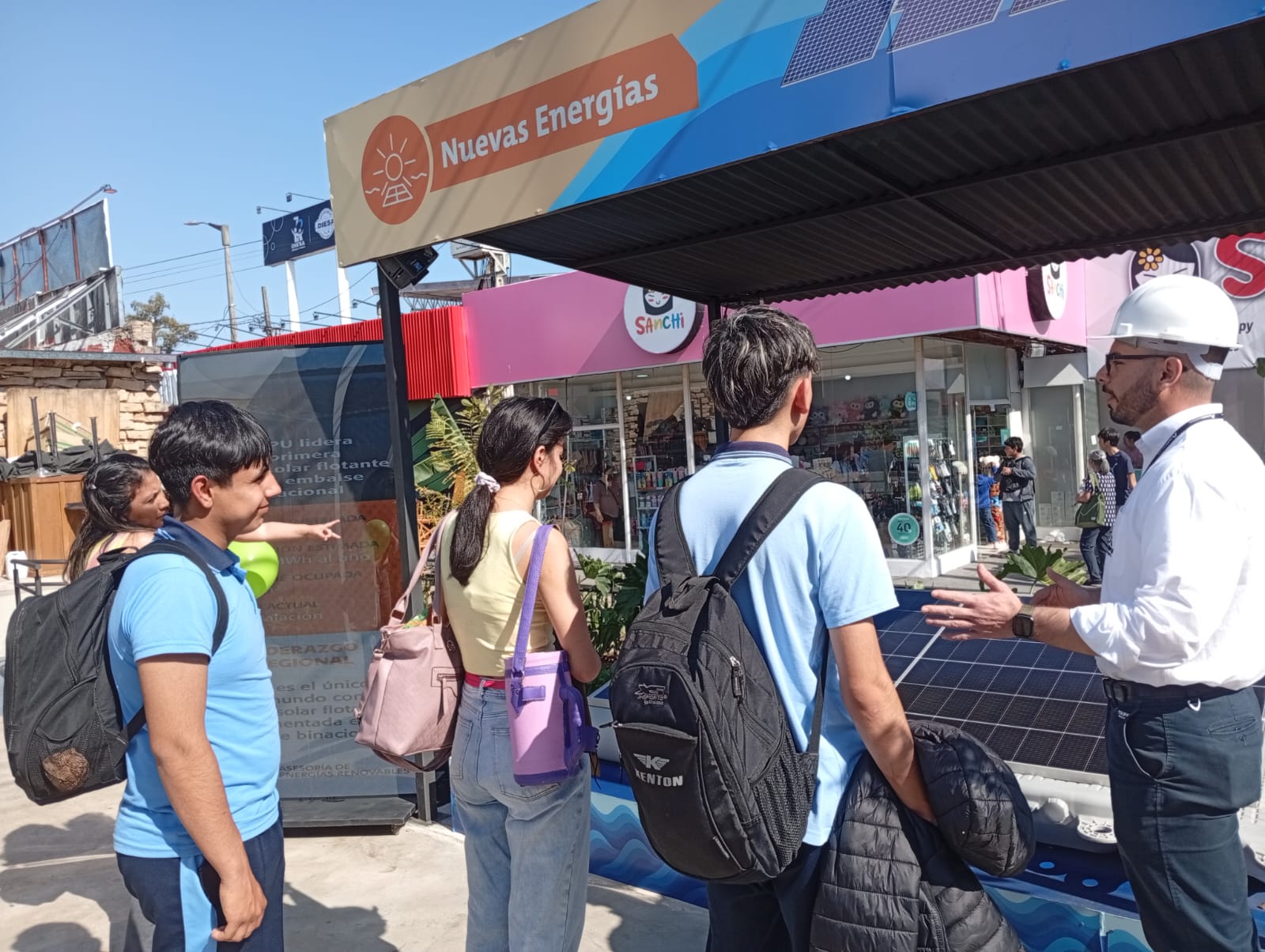 ITAIPU presenta prototipo del proyecto de la Planta Solar Flotante al público de la Expo 2025