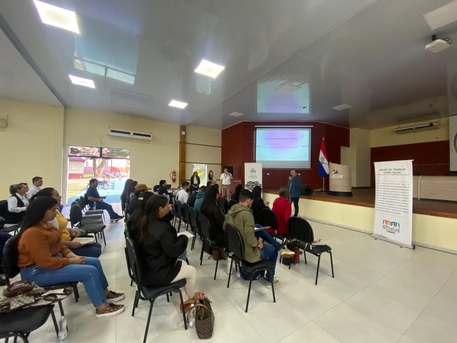 Profesionales de salud se capacitan en comunicación con el respaldo de GT ITAIPU Salud