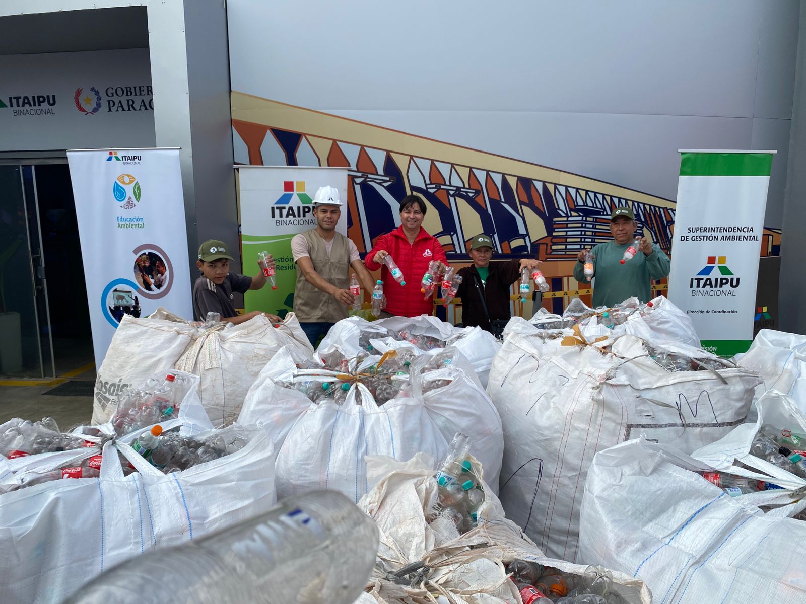 Eco Canje de ITAIPU recolectó 15.635 envases plásticos para reciclaje en la Expo 2025