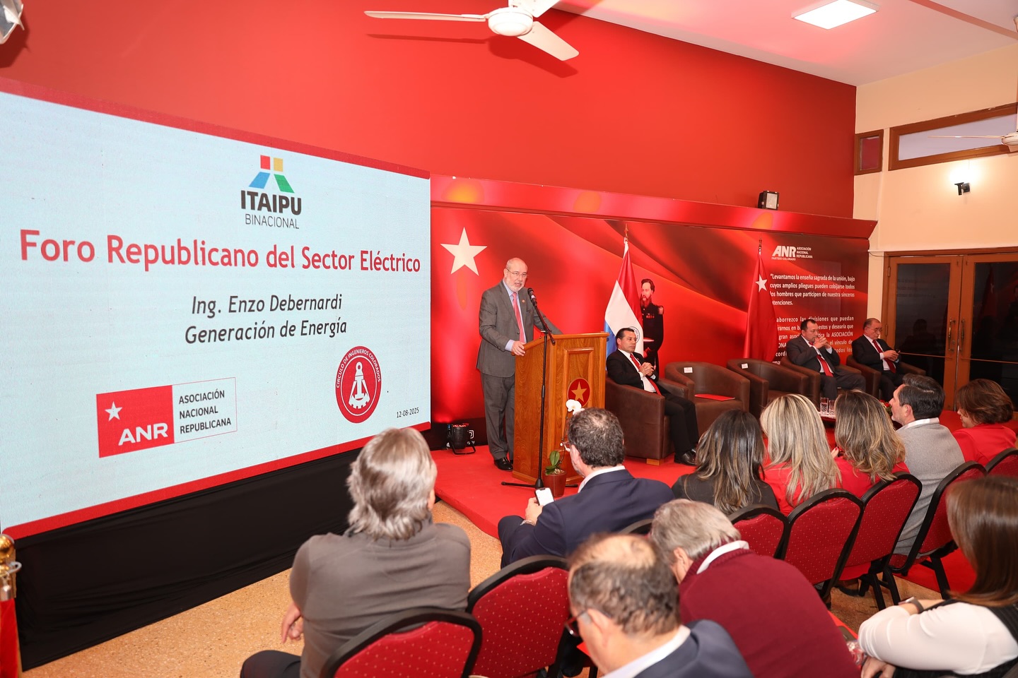 Director de ITAIPU disertó sobre posibles fuentes de generación en el Foro Republicano del Sector Eléctrico