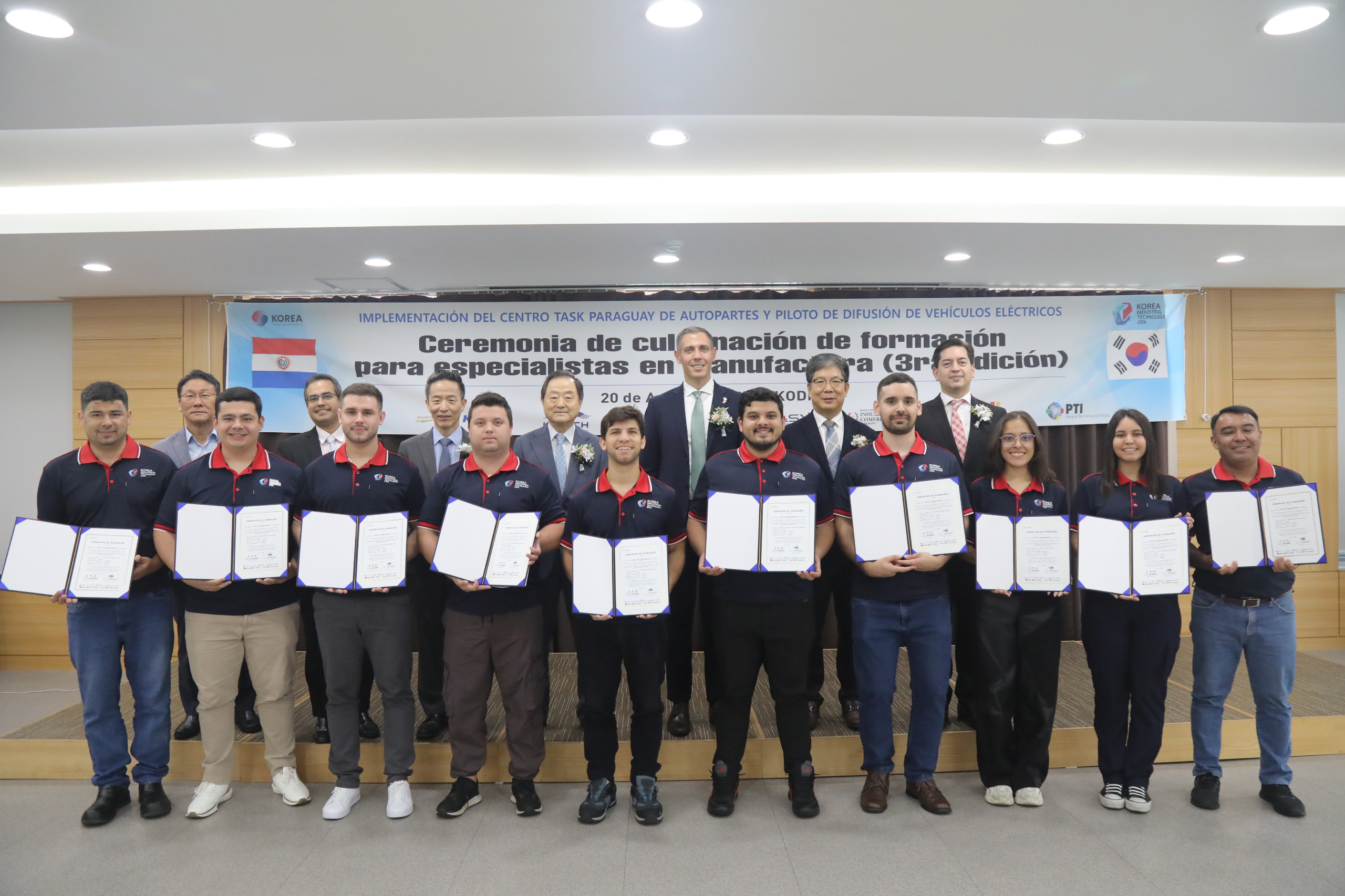 Técnicos paraguayos finalizan capacitación sobre matricería orientada a la industria automotriz en Corea del Sur