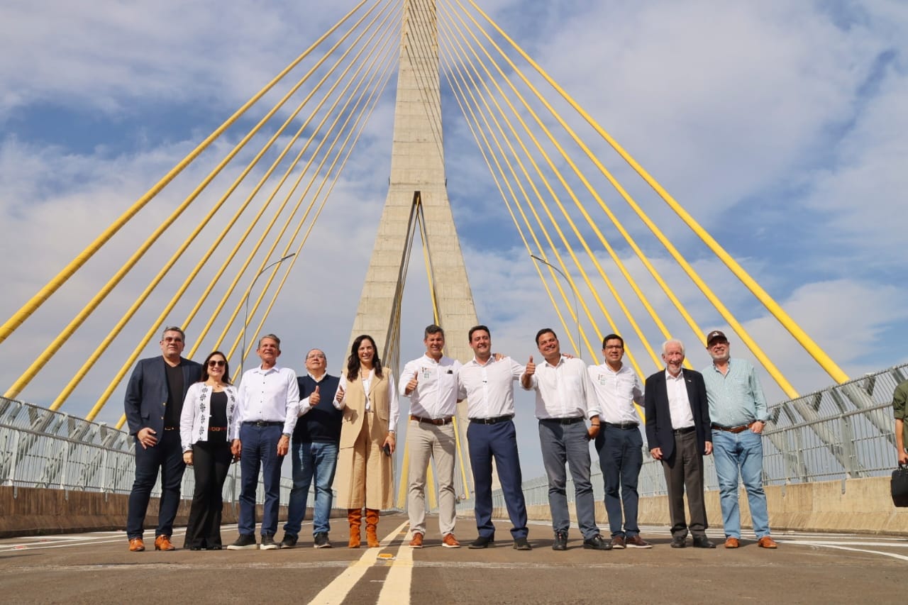 Presidente Peña visitó Puente de la Integración y entregó instalaciones del Centro de Control Fronterizo en zona primaria
