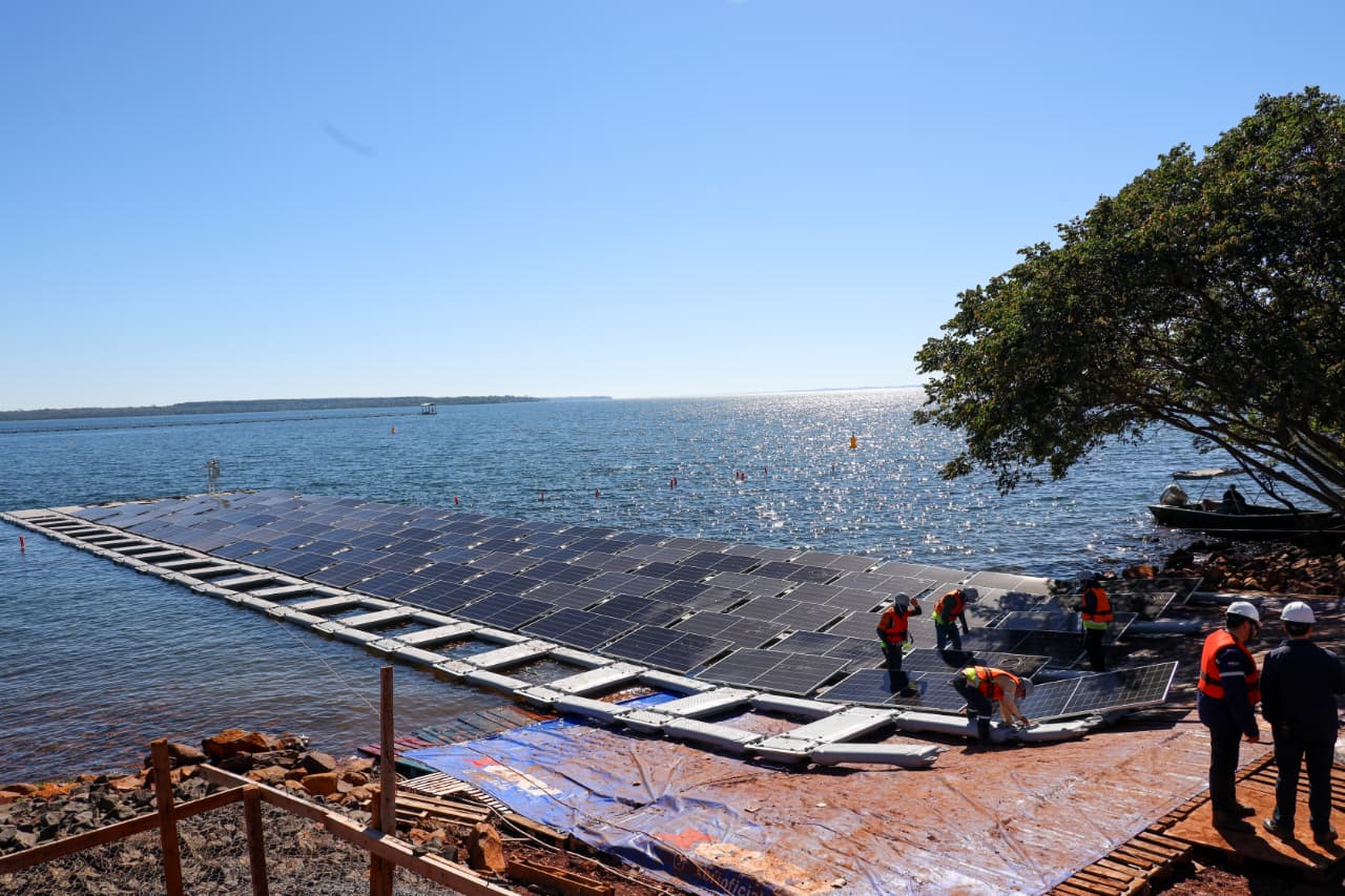 La Planta Solar Flotante de ITAIPU entrará en operación desde octubre, anuncia el director general