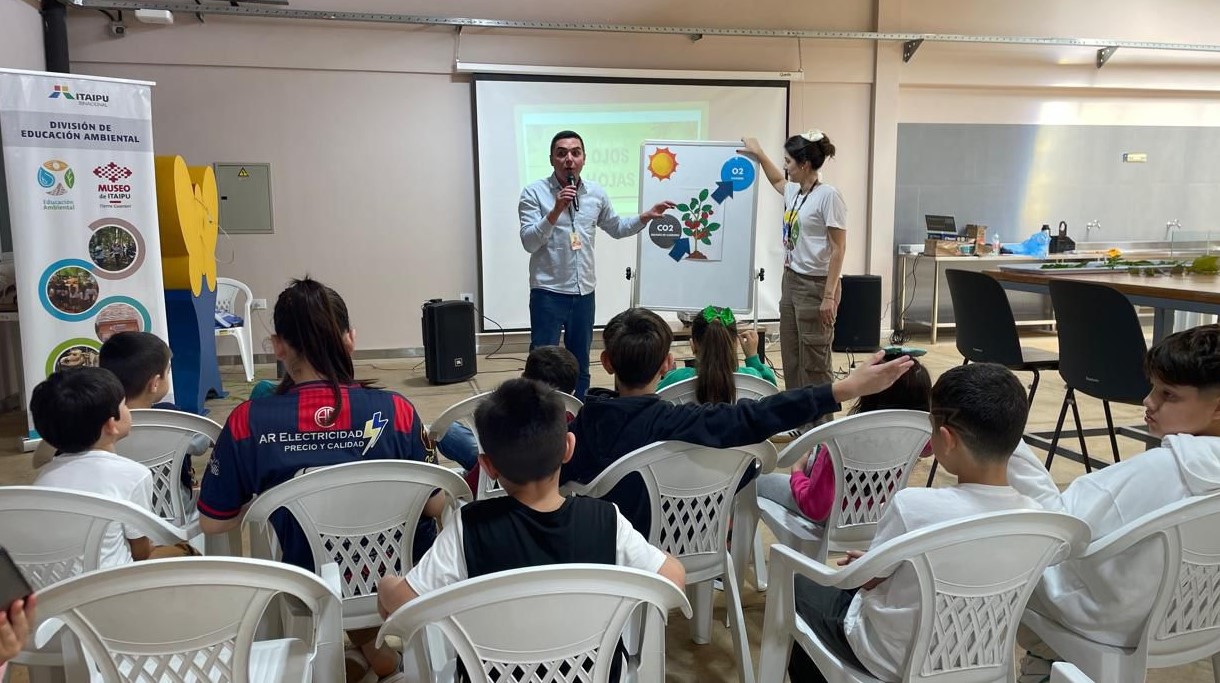 ITAIPU congratula a los educadores de Tekotopa que conectan al público con la naturaleza