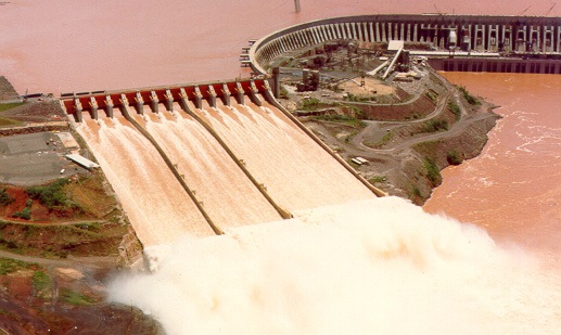 ITAIPU conmemora 43 años de la apertura de compuertas que marcó el inicio simbólico de las operaciones