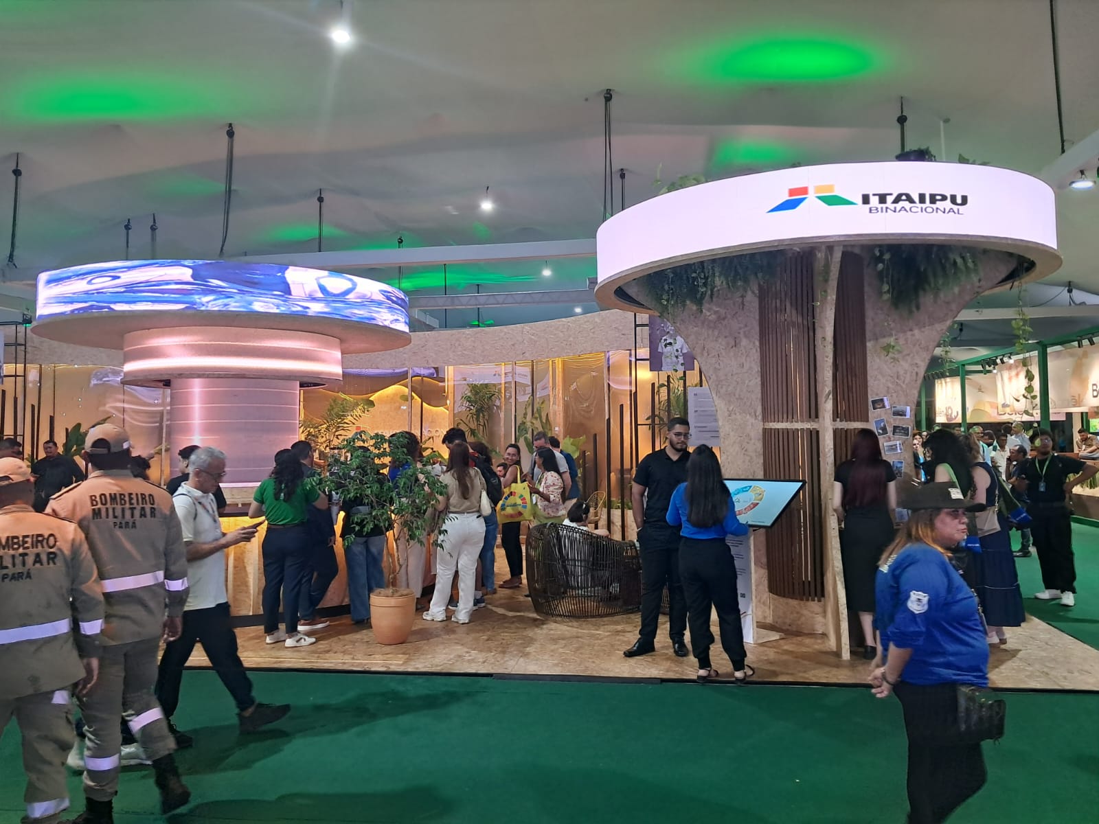 ITAIPU marca presencia en la COP30 desarrollada en Brasil y presenta sus múltiples iniciativas ambientales