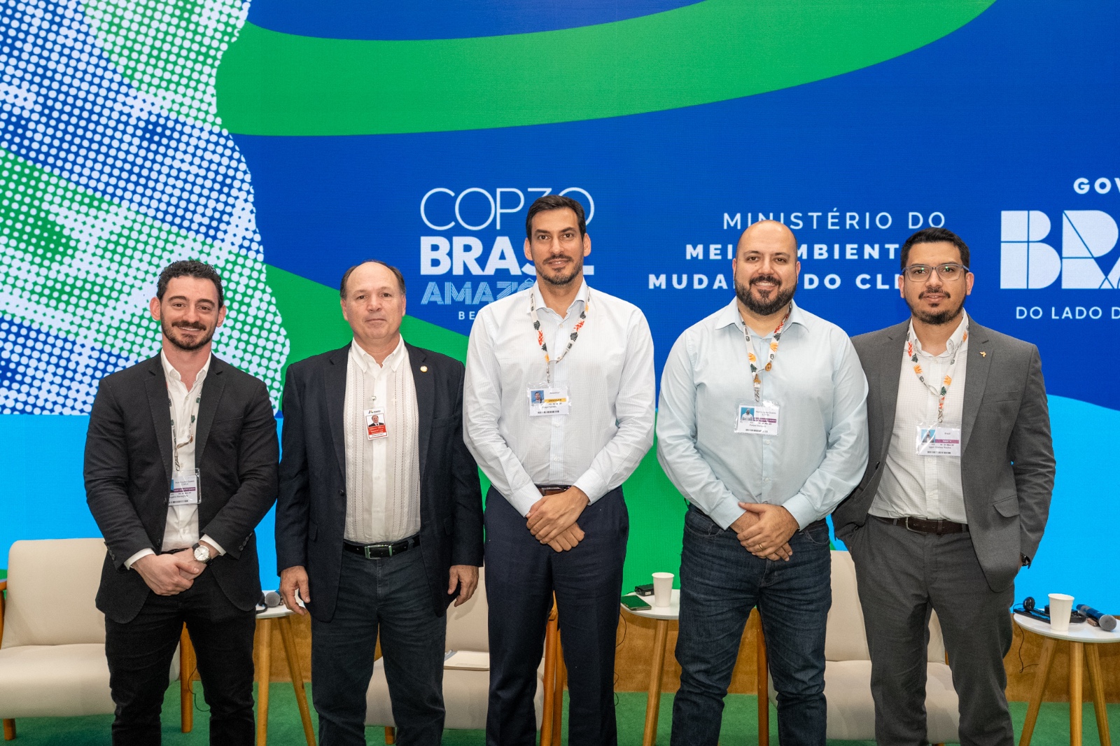 Profesionales de ITAIPU debatieron sobre la diversificación de la matriz energética en la COP30