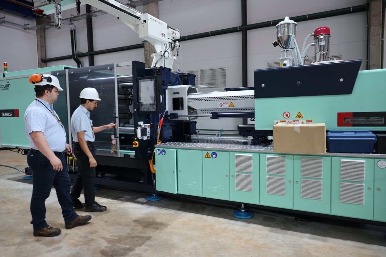 Llegan primeras máquinas al Centro TASK que operará en Hernandarias para fabricar autopartes