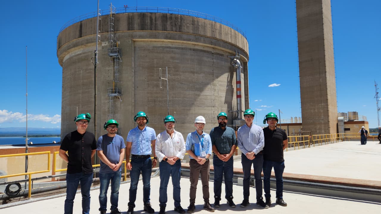 Profesionales de la Dirección Técnica de ITAIPU visitan central de energía nuclear en Argentina