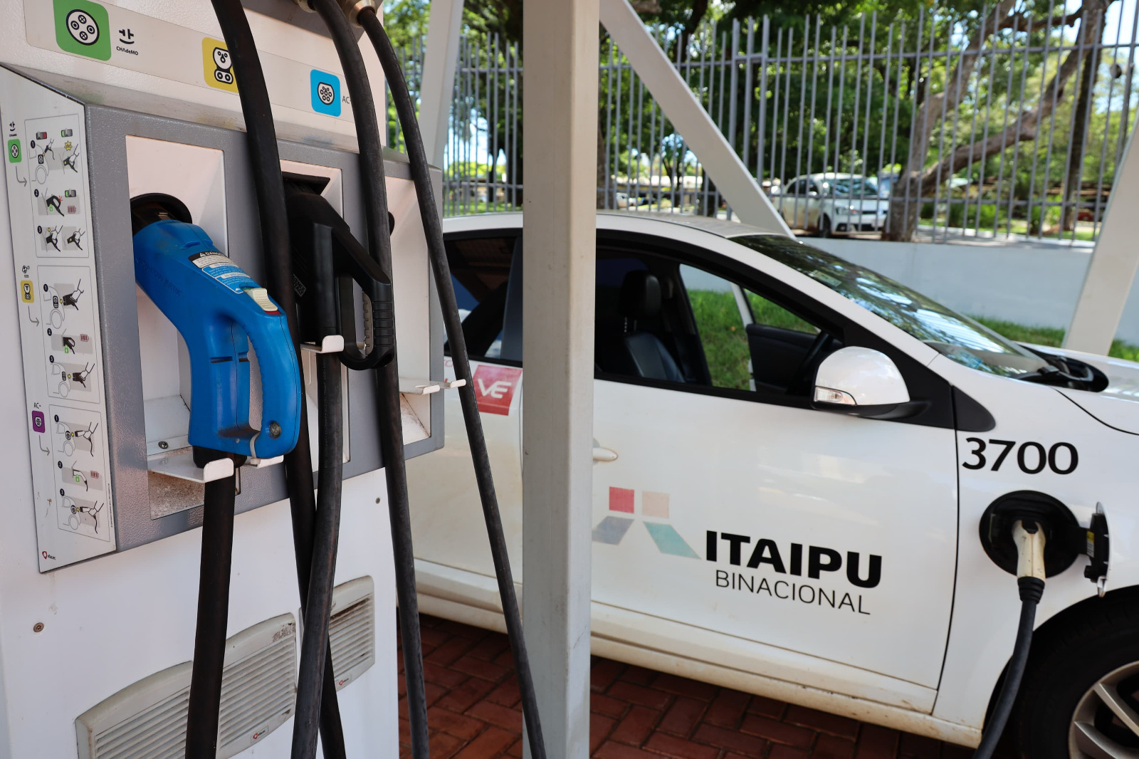 ITAIPU logró avances estratégicos en movilidad eléctrica durante el 2025