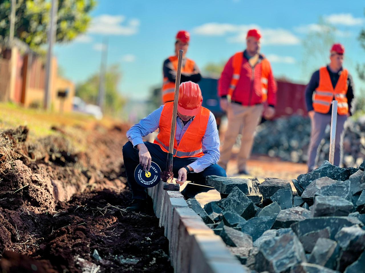 ITAIPU acompaña la verificación de obras viales del Plan 1.000 en distintos puntos del país