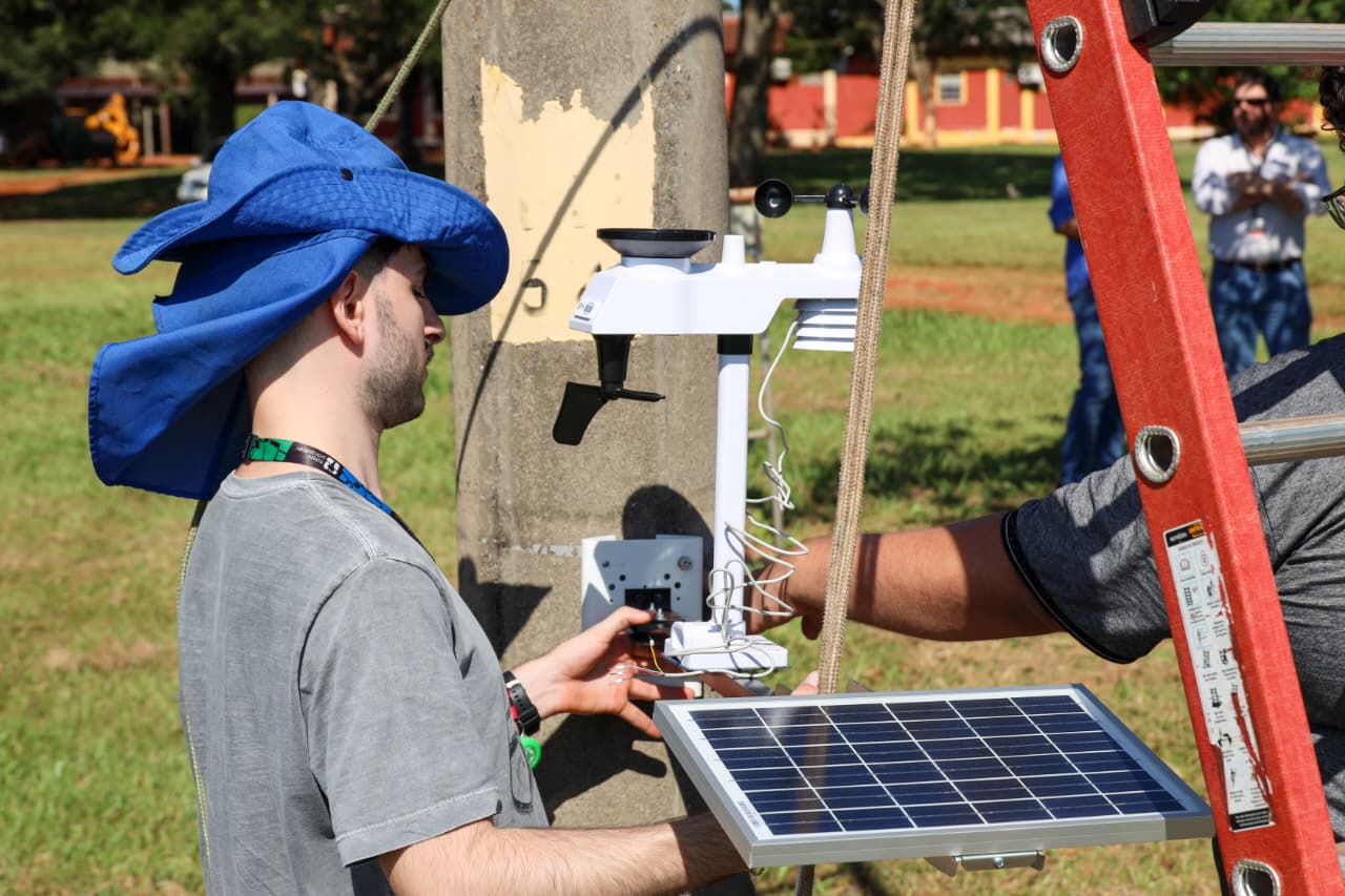 Binacional instala moderna estación de monitoreo meteorológico en la Reserva Natural Tatí Yupí