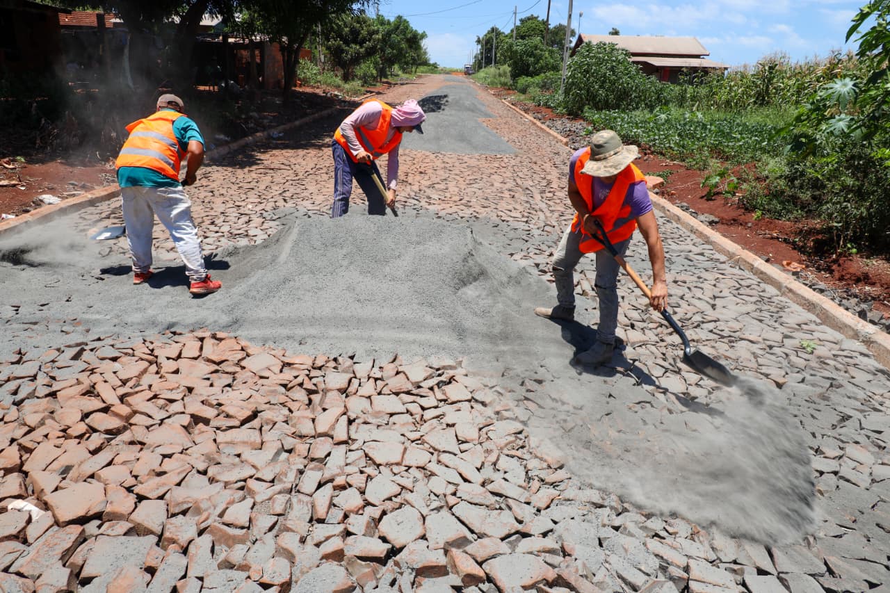 Avanzan las obras viales del Plan 1.000 km en Alto Paraná con apoyo de ITAIPU