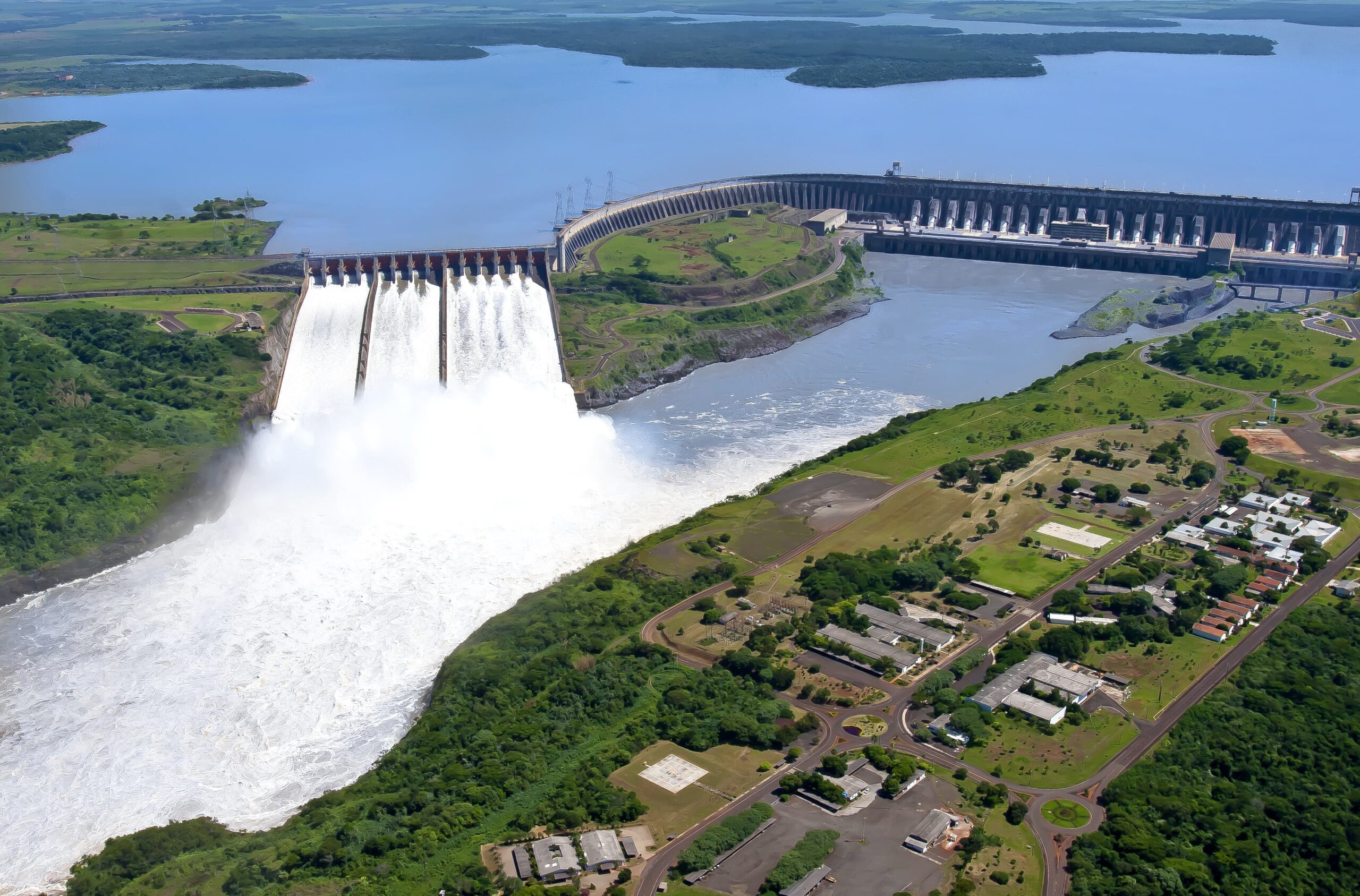 ITAIPU reafirma su liderazgo en generación limpia y renovable en el marco del Día Mundial de la Energía