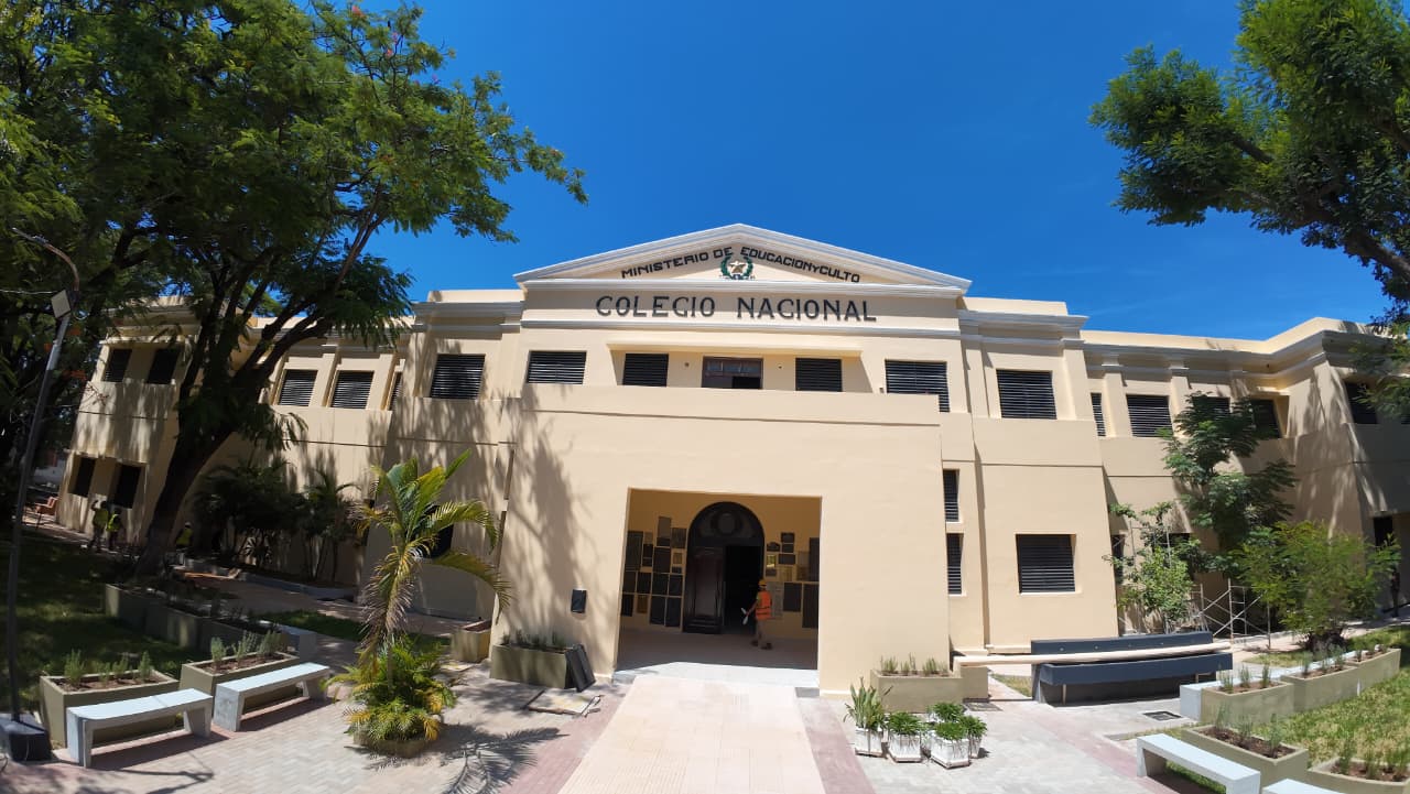 Con financiamiento de ITAIPU avanzan obras en dos colegios emblemáticos de la capital