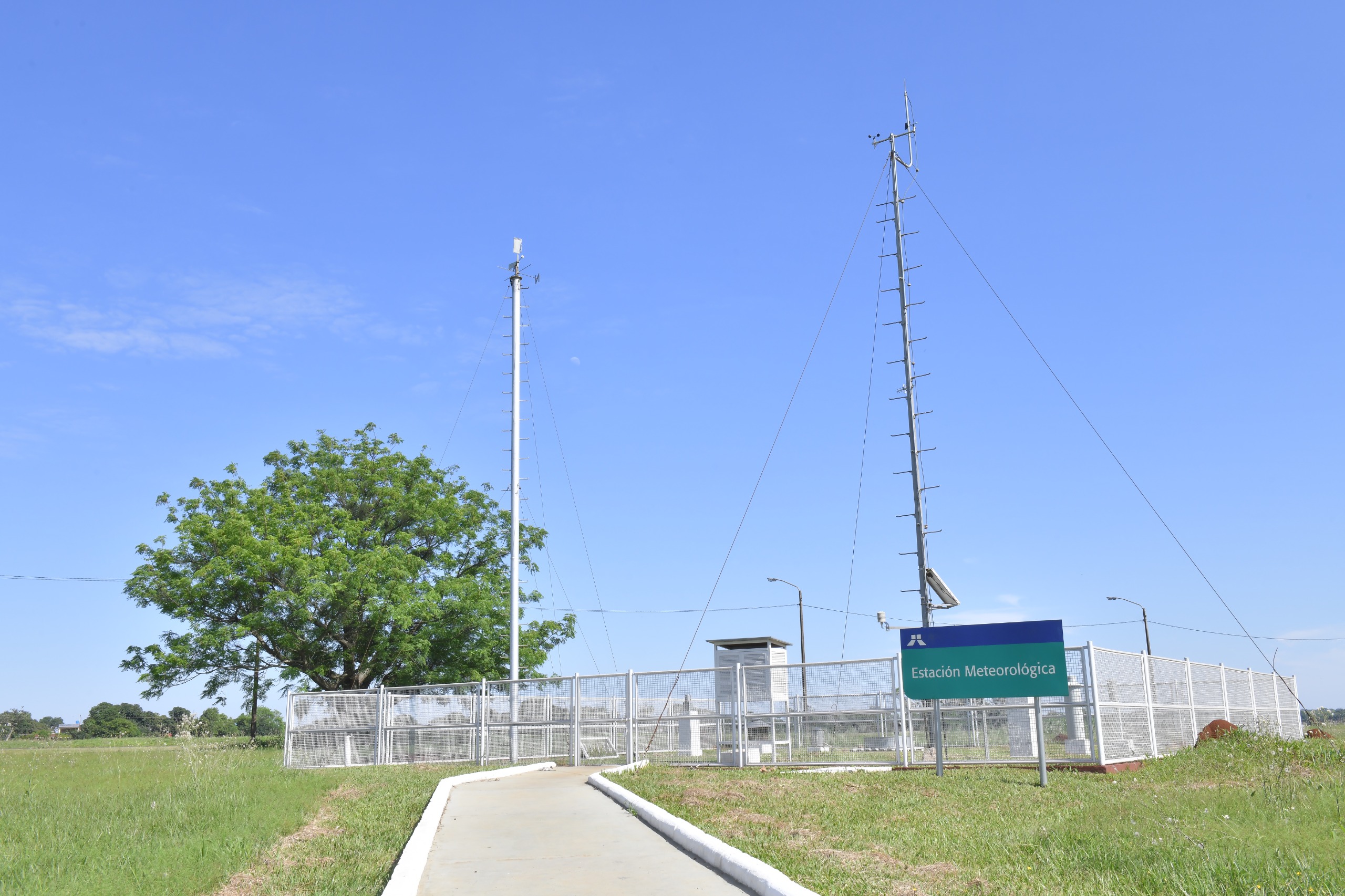 ITAIPU conmemora día de la meteorología con avances en monitoreo en su zona de influencia