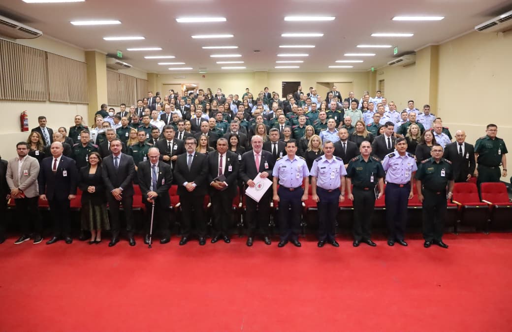 Director general destaca contribución de ITAIPU al desarrollo del país en curso del IAEE