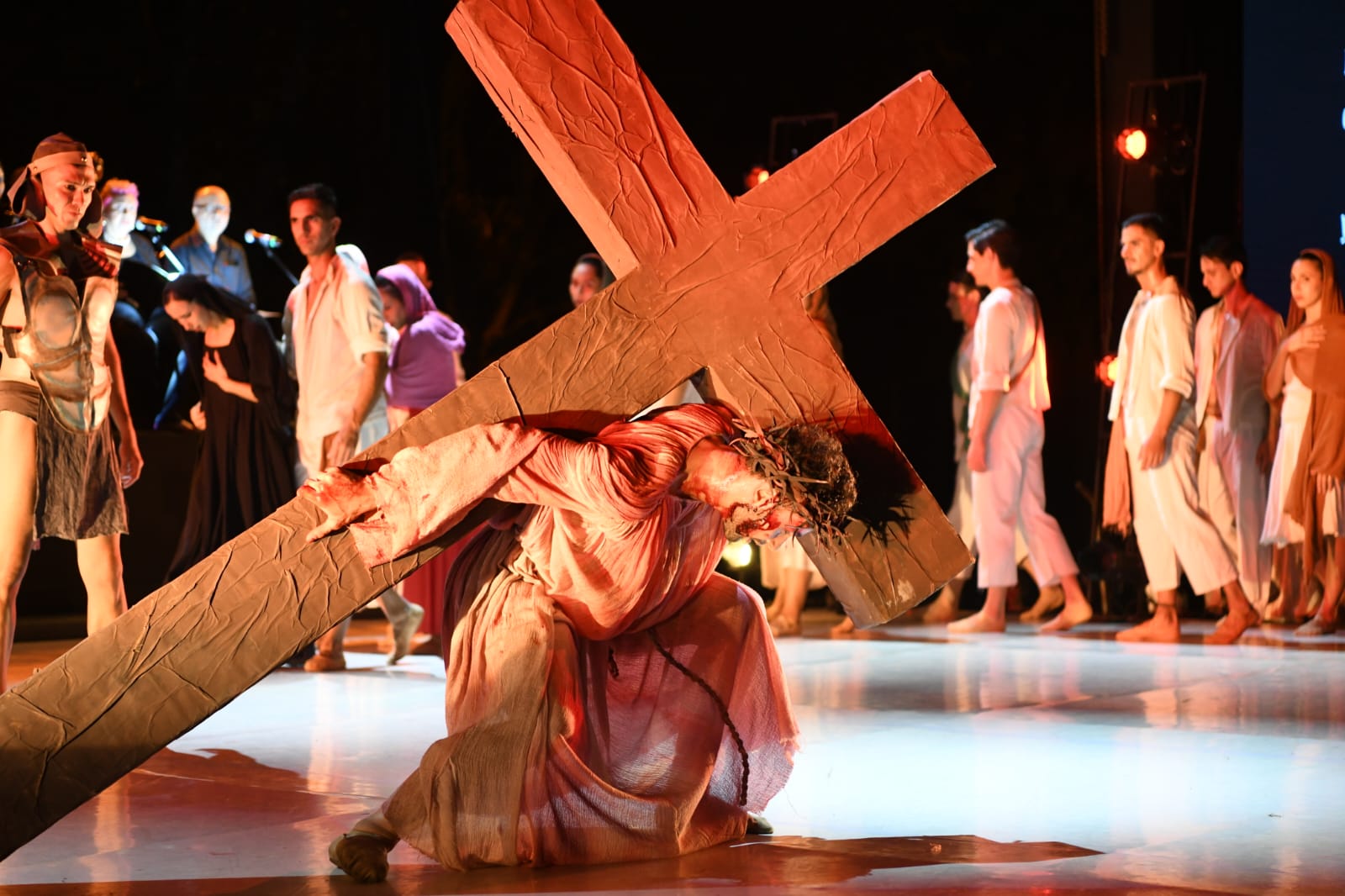 Más de 2.000 personas apreciaron el espectáculo “Kurusu Rape” que ofreció ITAIPU en el Parque Lineal