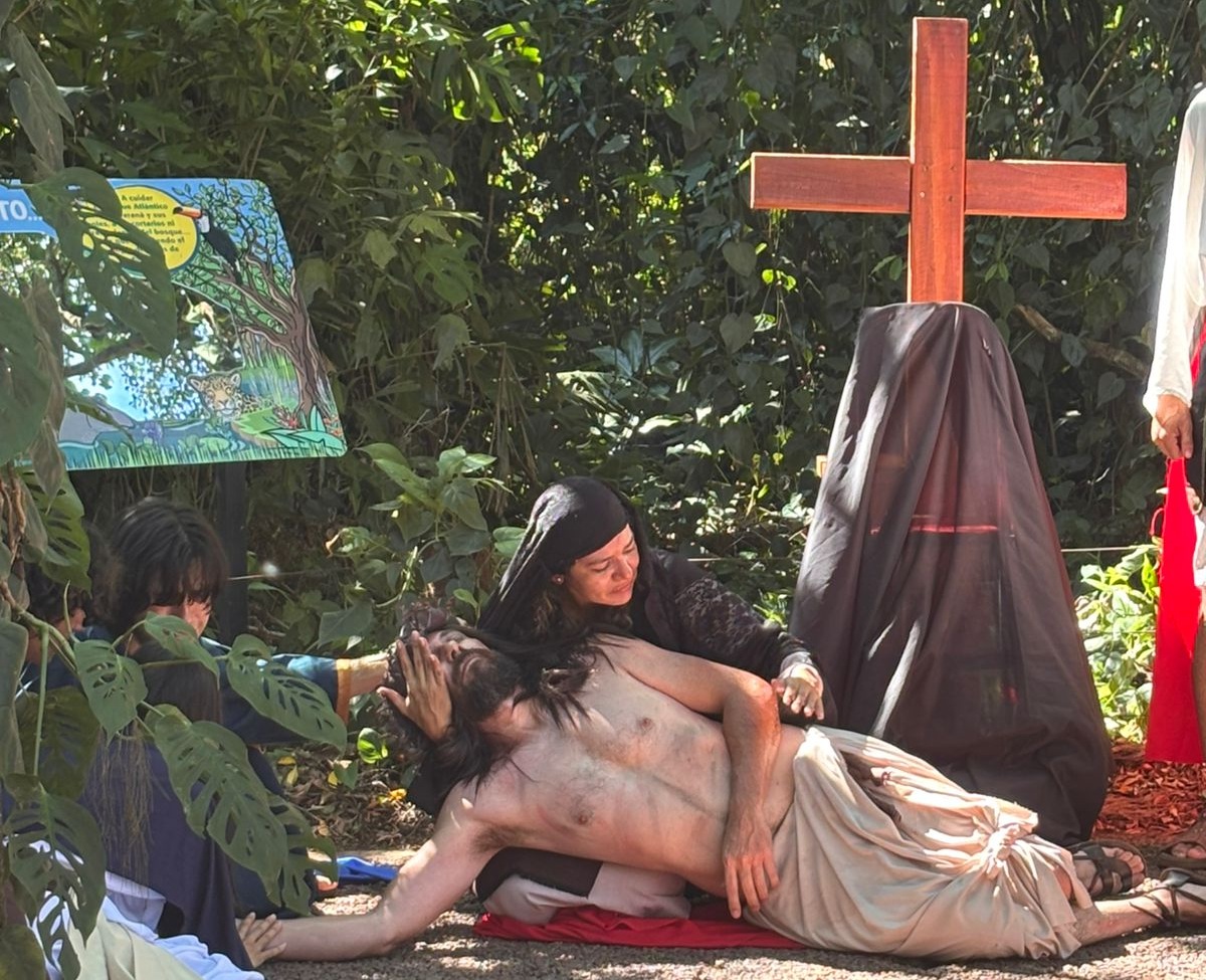 Recrean el tradicional Vía Crucis en el Sendero del Jaguareté de Tekotopa Centro Ambiental