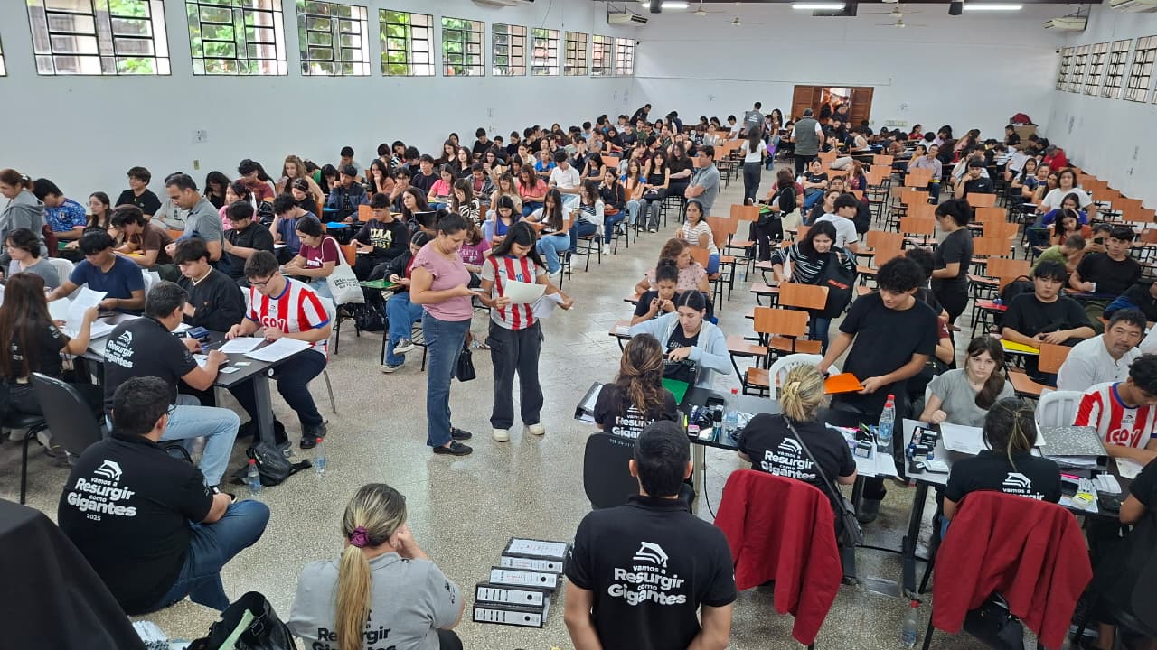 Nuevos becarios del Gobierno firmaron el Acuerdo de Compromiso para usufructo de la ayuda académica