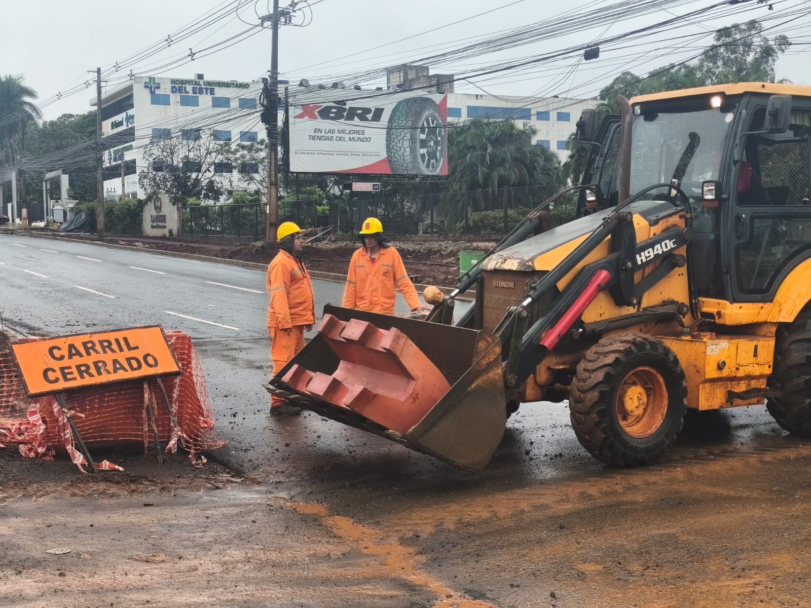 Bloquean carril norte de la PY02 y habilitan desvíos en obras del Viaducto Km 10 que financia ITAIPU