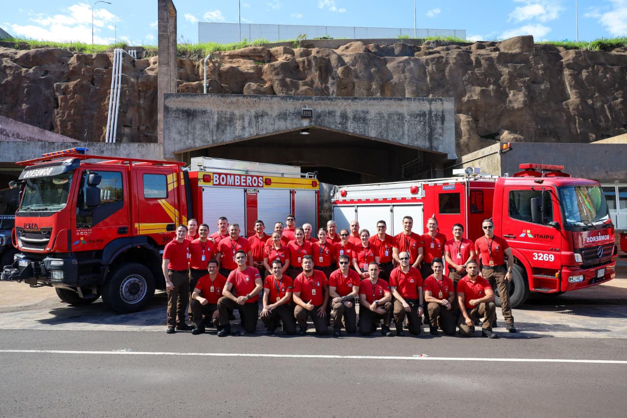 Bomberos de ITAIPU celebran su día con encuentro de confraternización