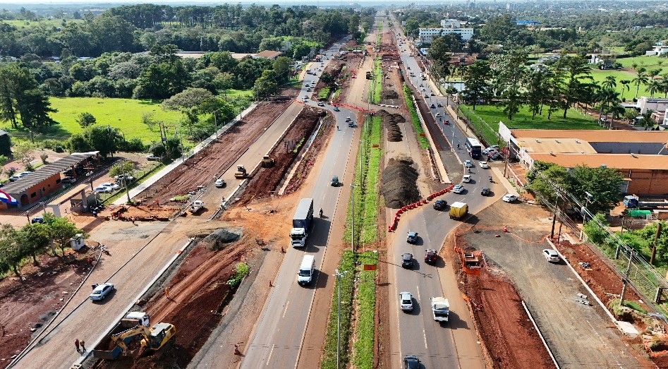 Nuevos desvíos agilizan el tránsito vehicular en zona de obras del Viaducto Km 10 que financia ITAIPU