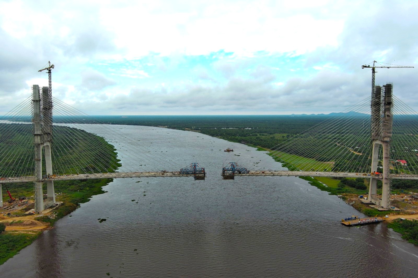 Faltan 21 metros para que se complete el Puente de la Bioceánica, financiado por ITAIPU