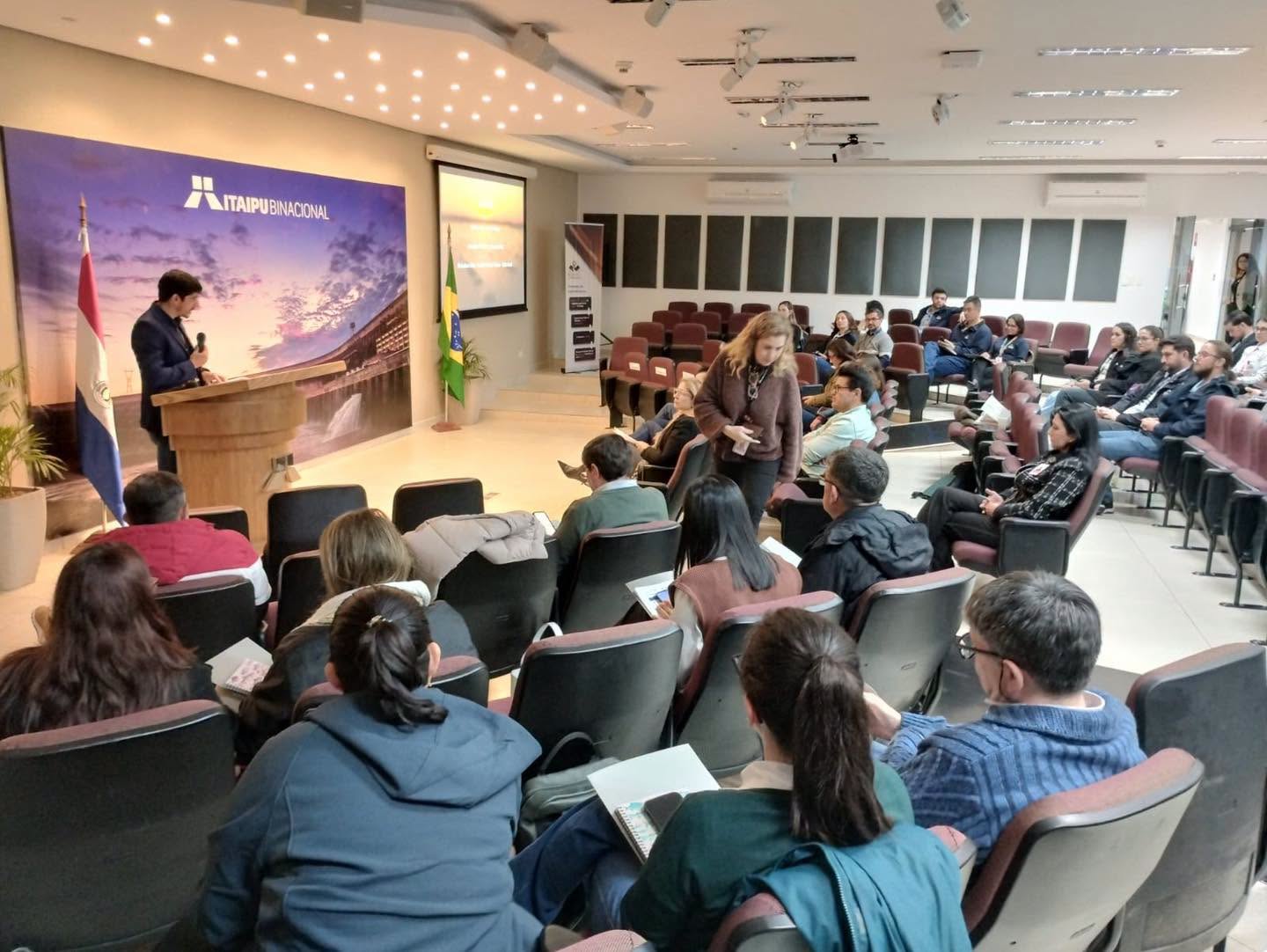 Realizan workshop sobre normativas de piscicultura en Paraguay y Brasil, con respaldo de ITAIPU