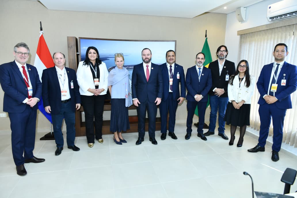 Paraguay y UNESCO exploran acciones para fortalecer la gestión de recursos hídricos