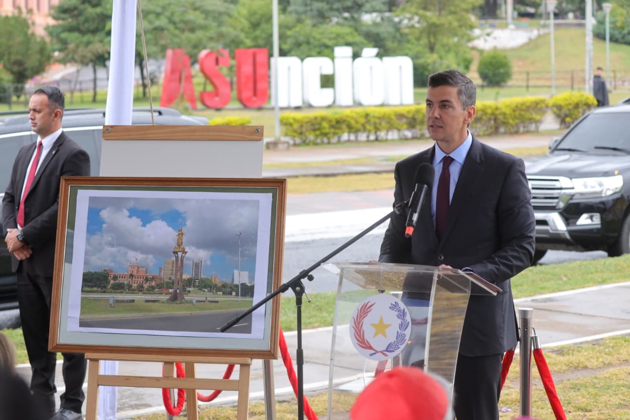 Presidente Peña anuncia refacción y puesta en valor de la Catedral de Asunción, con el apoyo de ITAIPU