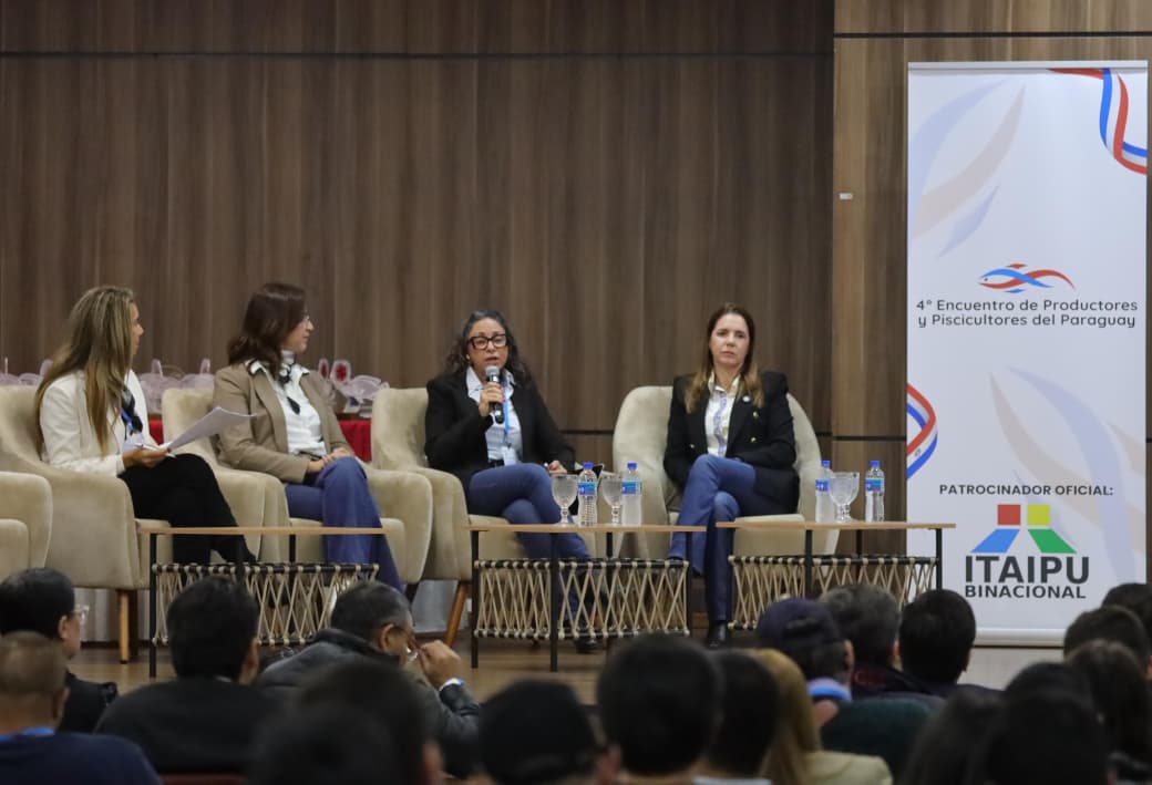 Profesionales de ITAIPU disertaron sobre producción de especies nativas en encuentro de piscicultores