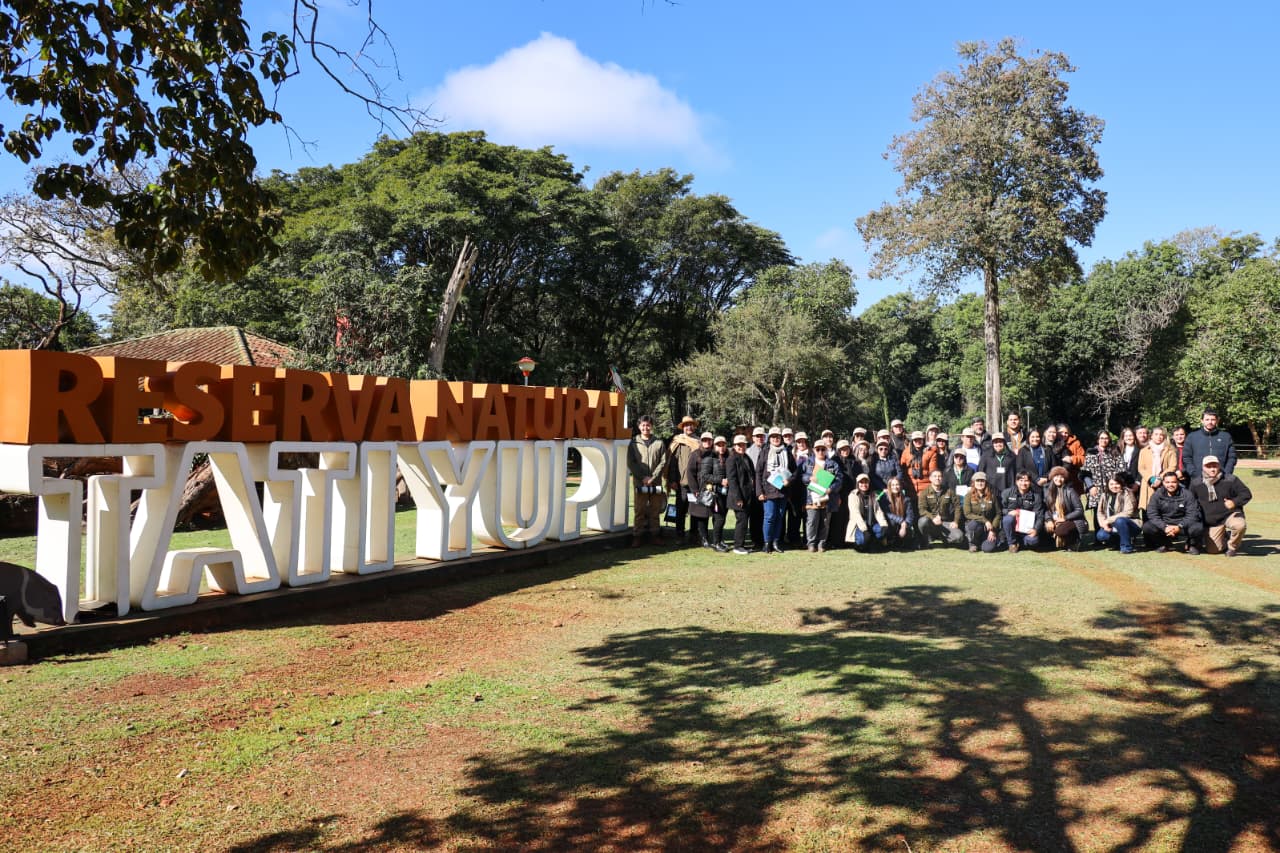 Docentes que se capacitan en educación ambiental participaron en jornada de campo en Tatí Yupí