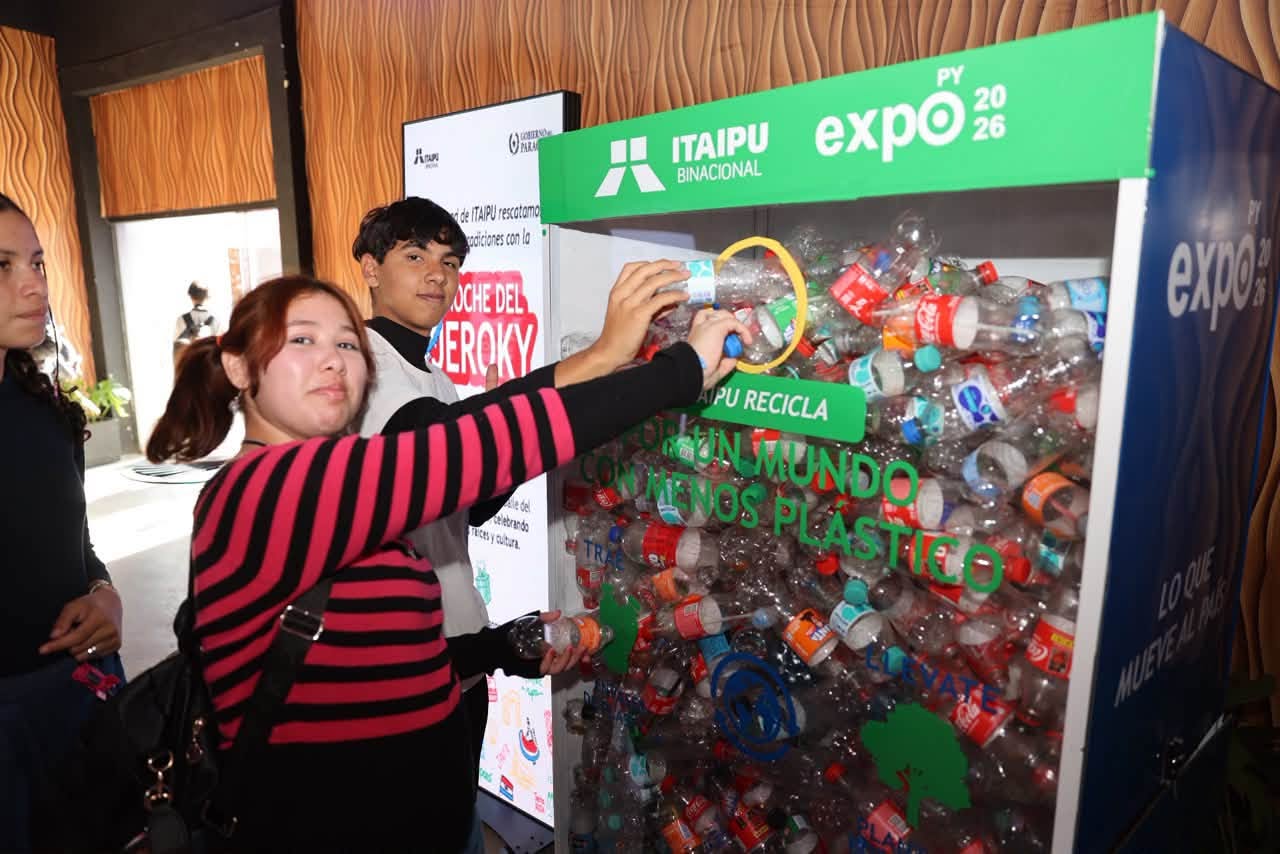 El espacio ambiental de ITAIPU invita a reciclar y generar energía en la Expo Paraguay 2026