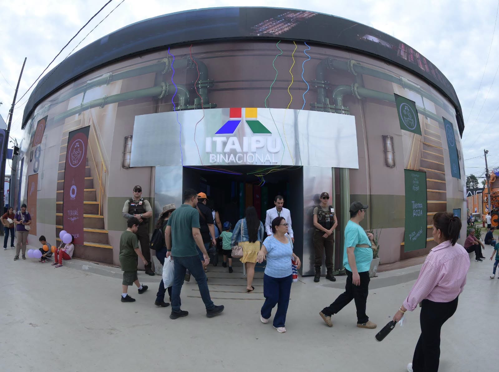 Más de 230 mil personas visitaron el galardonado stand de ITAIPU en la Expo Paraguay 2026