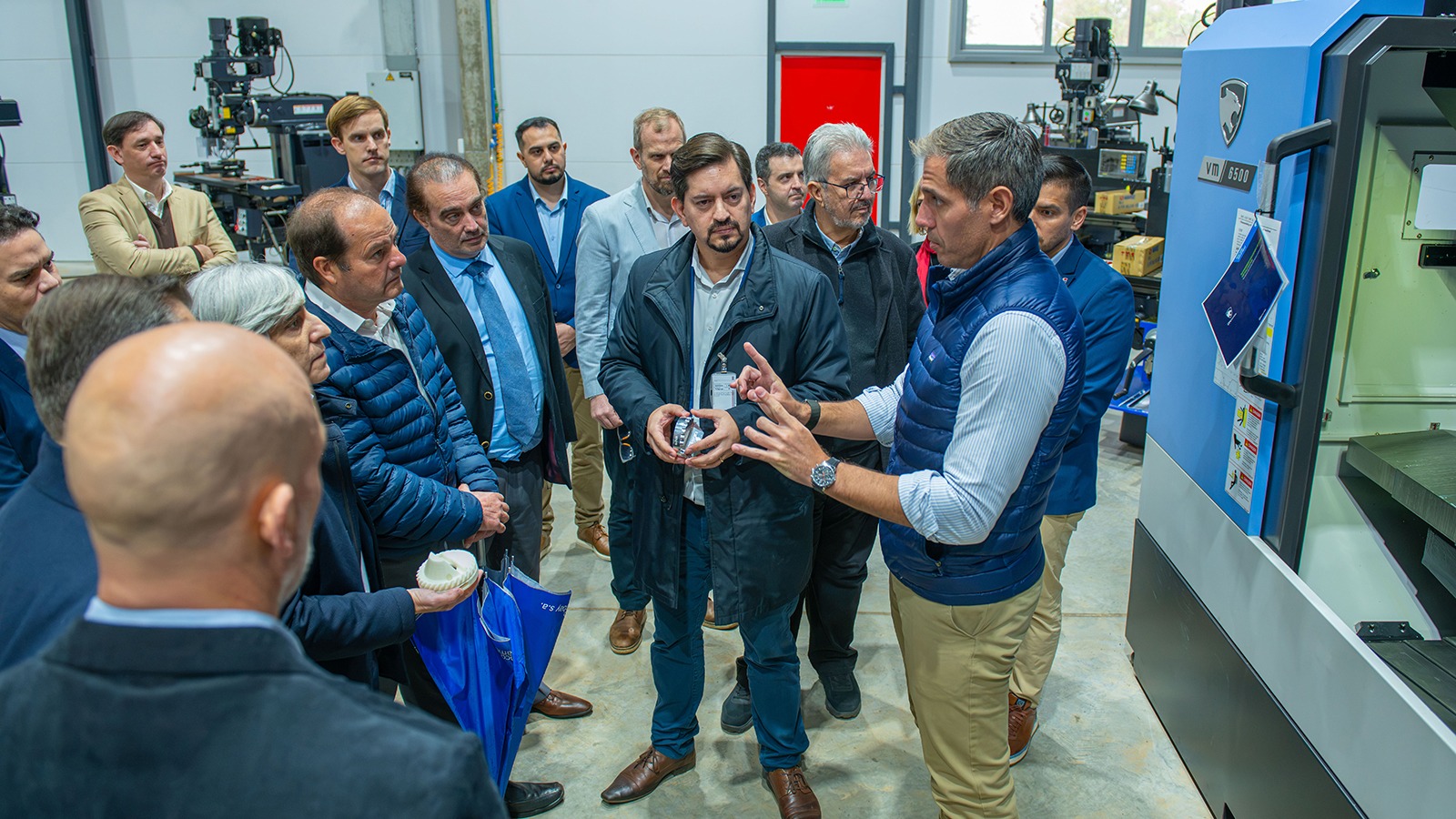 Ministro de Industria y referentes del sector productivo visitaron el Centro TASK Paraguay