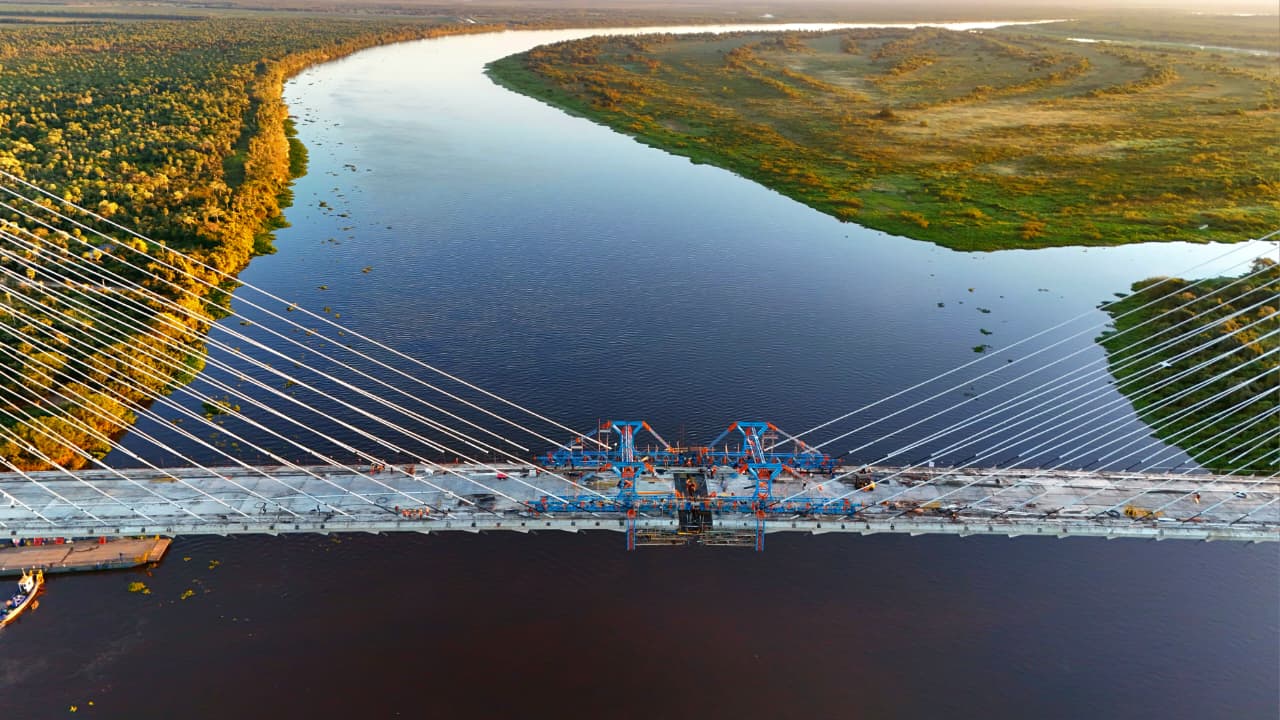 Intendente de Carmelo Peralta resalta impacto social y económico del Puente de la Bioceánica, financiado por ITAIPU